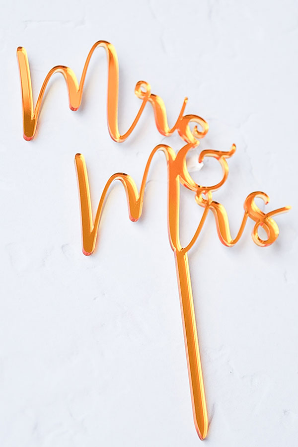 Cake-Topper-Mr-and-Mrs