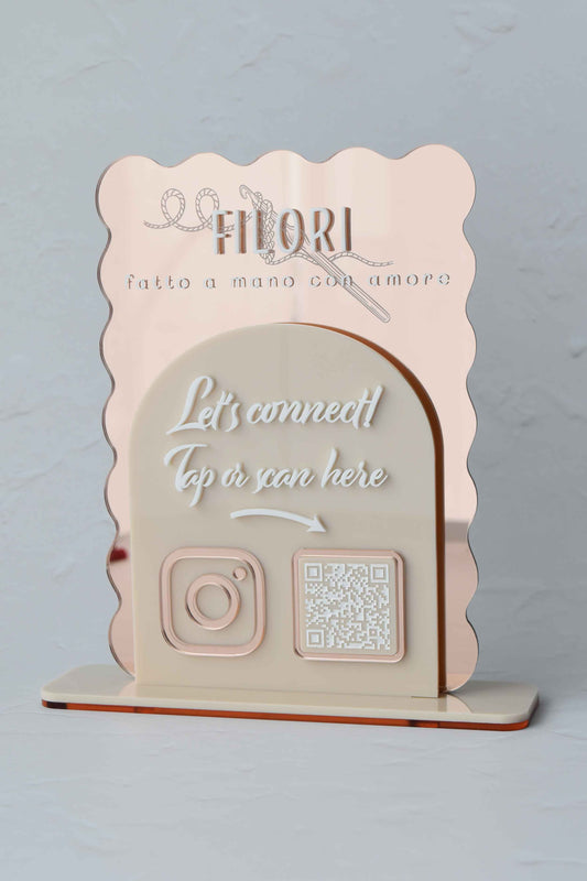 Business display up to 2 qr-codes